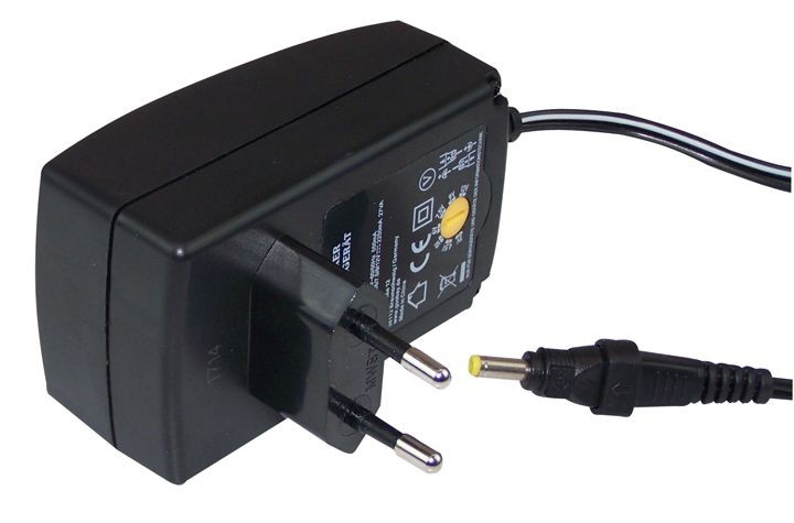 Netzadapter 3 V bis 12 V, 600mA für  31881, 31883, 32179